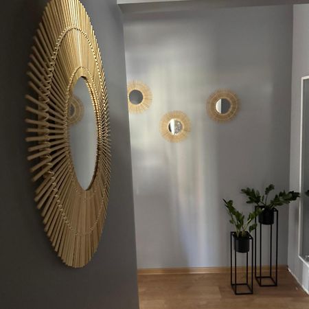 Dawna Mleczarnia Apartamenty Familijny โนวารูดา ภายนอก รูปภาพ