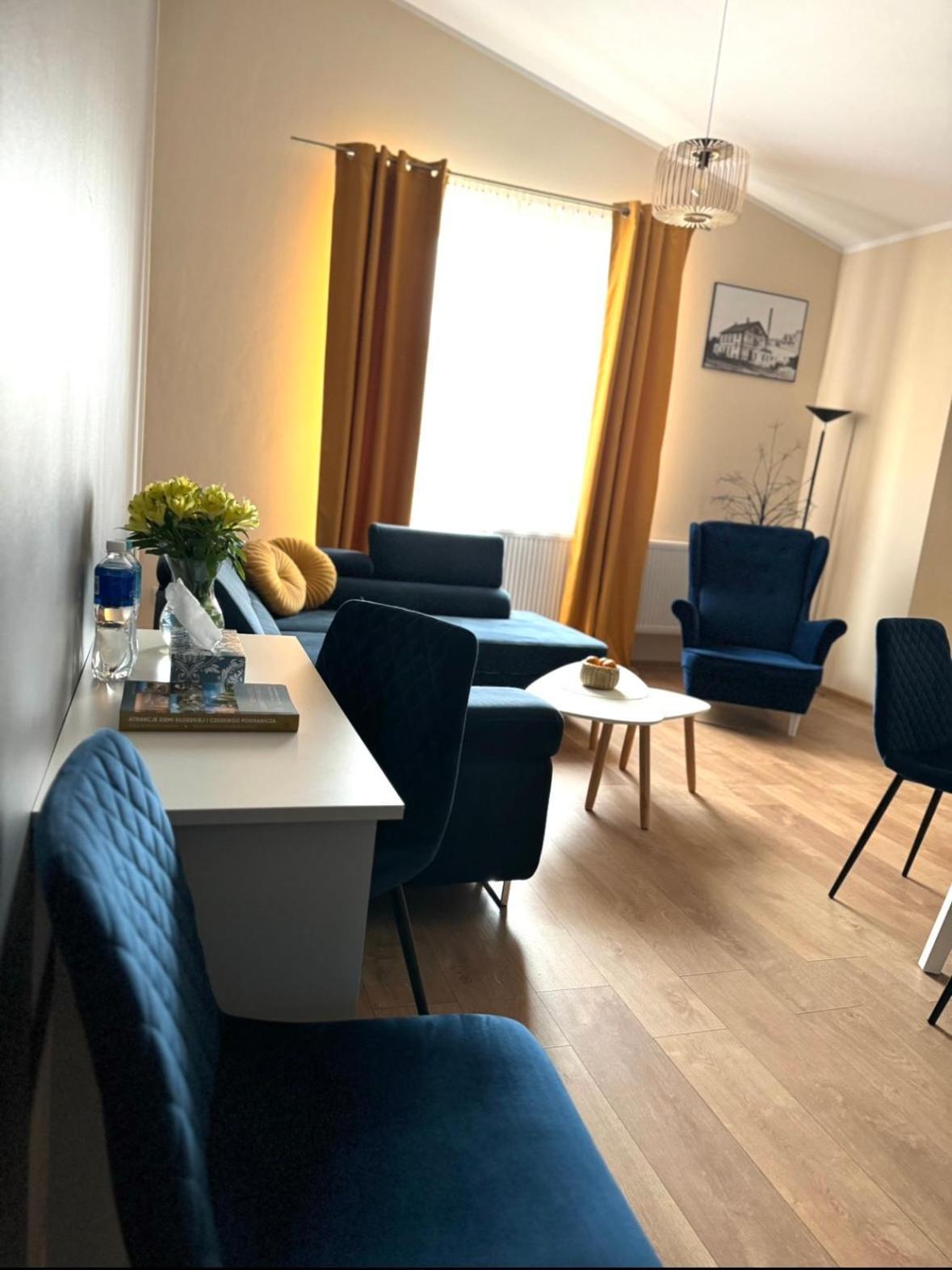 Dawna Mleczarnia Apartamenty Familijny โนวารูดา ภายนอก รูปภาพ